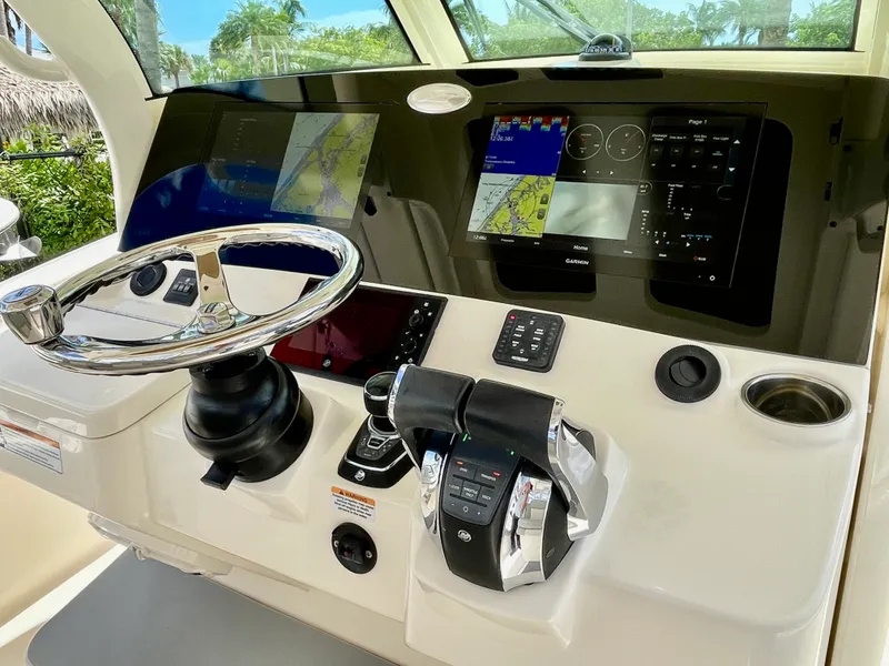 Slide: The Image of Scout 355 LXF 2022 - 24