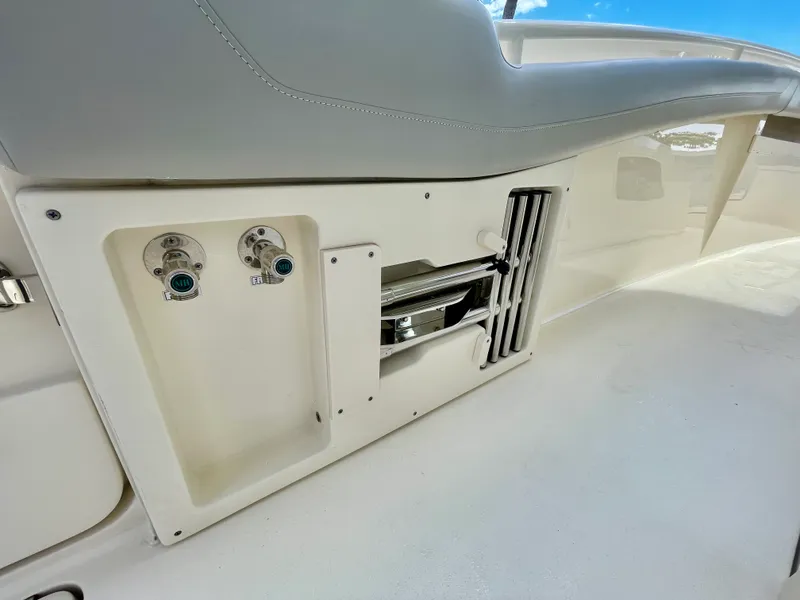 Slide: The Image of Scout 355 LXF 2022 - 28