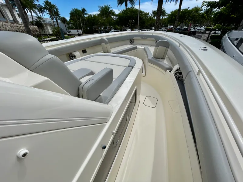 Slide: The Image of Scout 355 LXF 2022 - 31