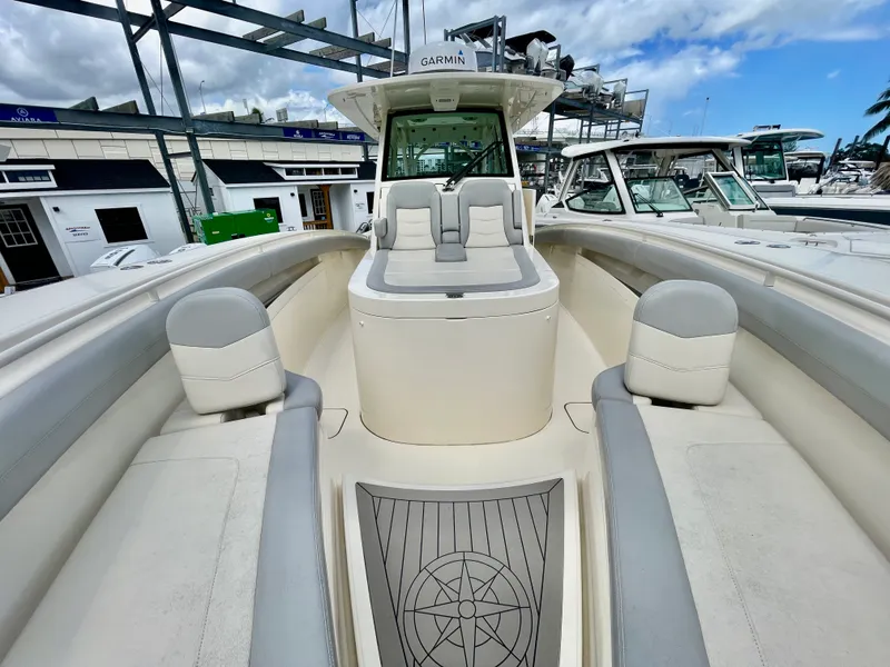 Slide: The Image of Scout 355 LXF 2022 - 33