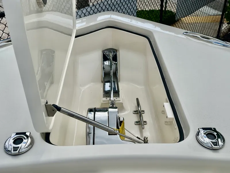 Slide: The Image of Scout 355 LXF 2022 - 34