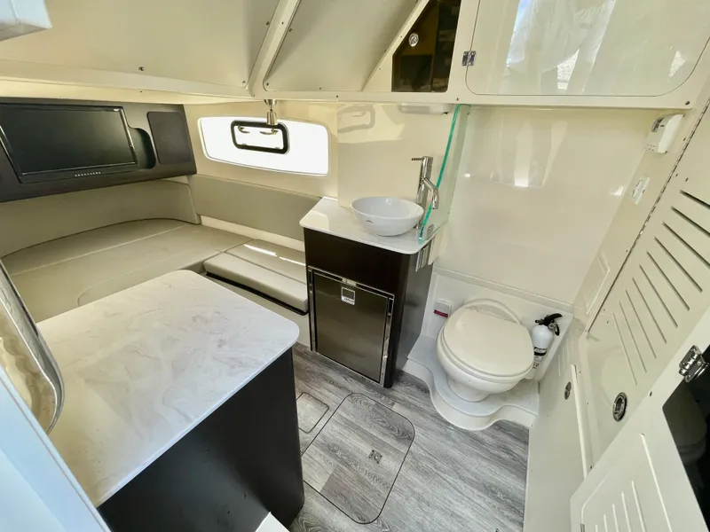 Slide: The Image of Scout 355 LXF 2022 - 37