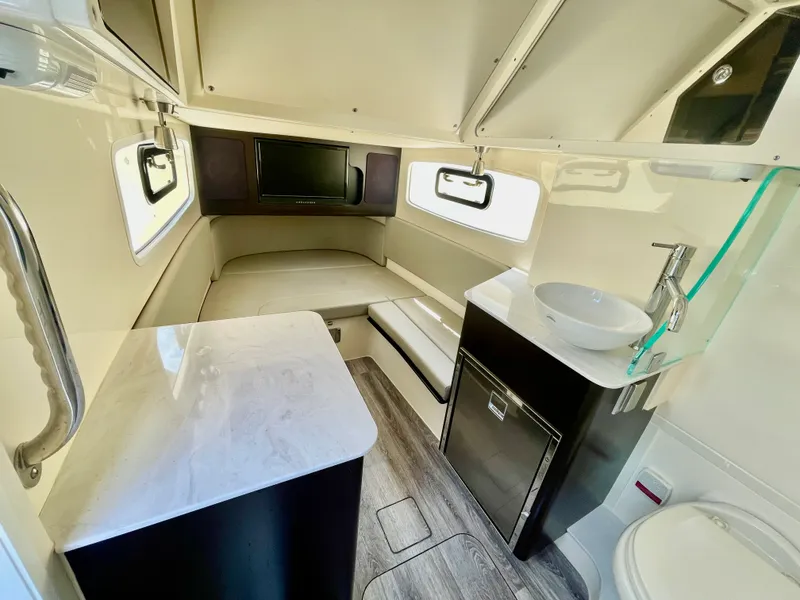 Slide: The Image of Scout 355 LXF 2022 - 38