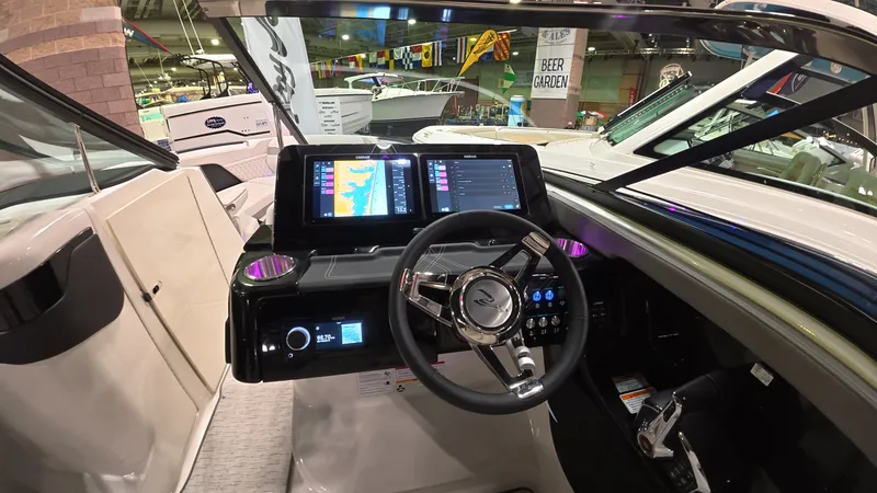 Slide: The Image of Sea Ray SLX 280 Outboard 2026 - 17