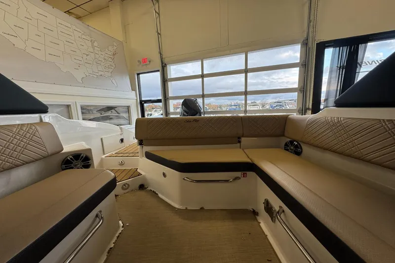 Slide: The Image of Sea Ray SDX 270 Outboard 2026 - 10