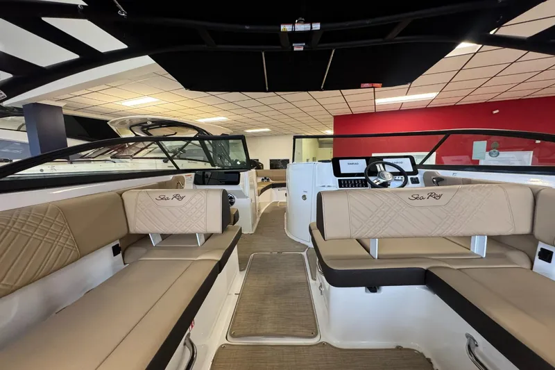 Slide: The Image of Sea Ray SDX 270 Outboard 2026 - 13