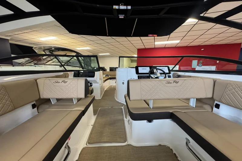 Slide: The Image of Sea Ray SDX 270 Outboard 2026 - 14