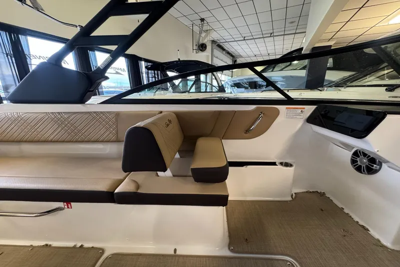Slide: The Image of Sea Ray SDX 270 Outboard 2026 - 16