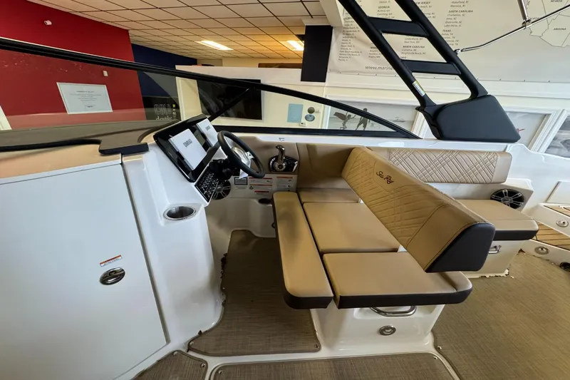 Slide: The Image of Sea Ray SDX 270 Outboard 2026 - 20