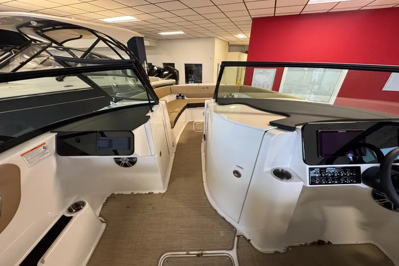 Slide: The Image of Sea Ray SDX 270 Outboard 2026 - 24