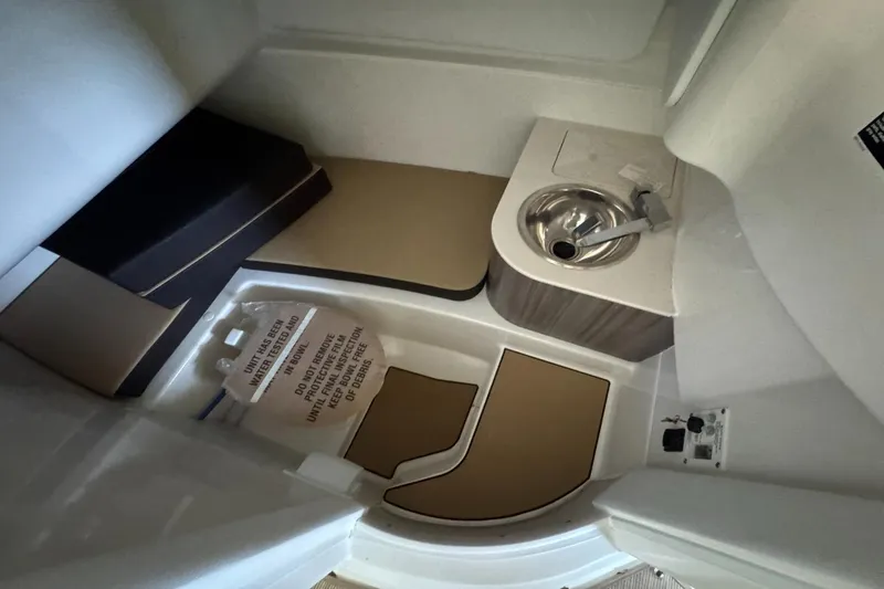 Slide: The Image of Sea Ray SDX 270 Outboard 2026 - 26