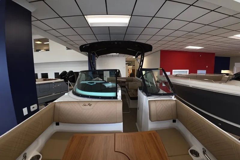 Slide: The Image of Sea Ray SDX 270 Outboard 2026 - 33