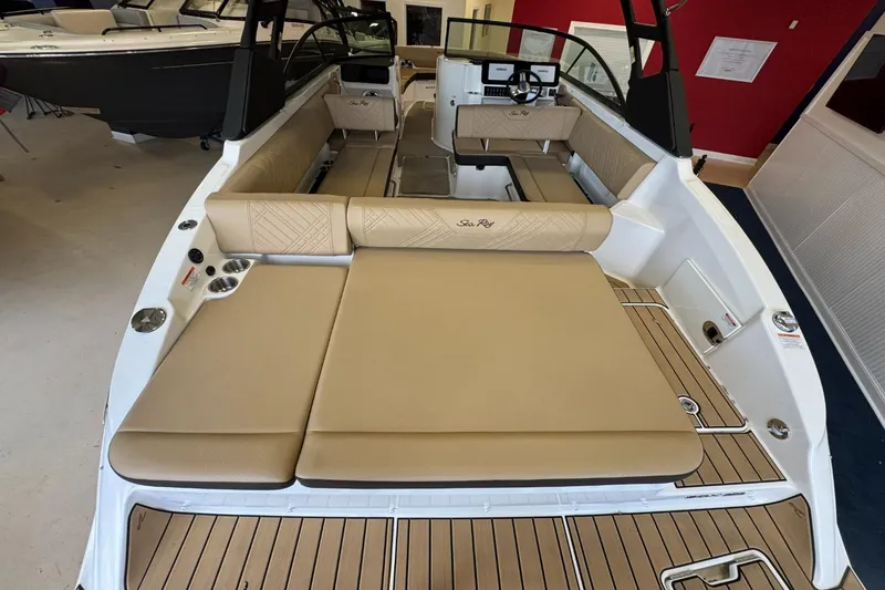 Slide: The Image of Sea Ray SDX 270 Outboard 2026 - 5