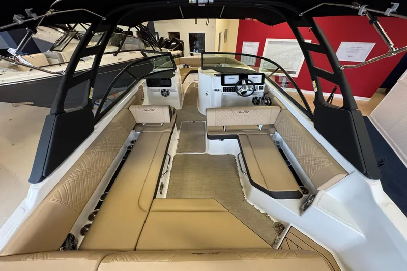 Slide: The Image of Sea Ray SDX 270 Outboard 2026 - 8