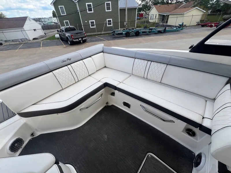 Slide: The Image of Sea Ray 270 SUNDECK 2017 - 14