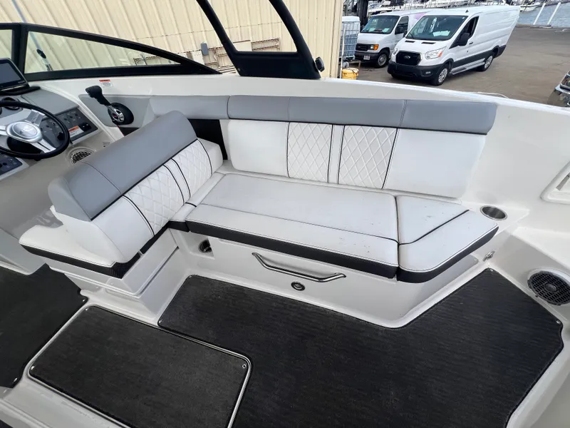 Slide: The Image of Sea Ray 270 SUNDECK 2017 - 15