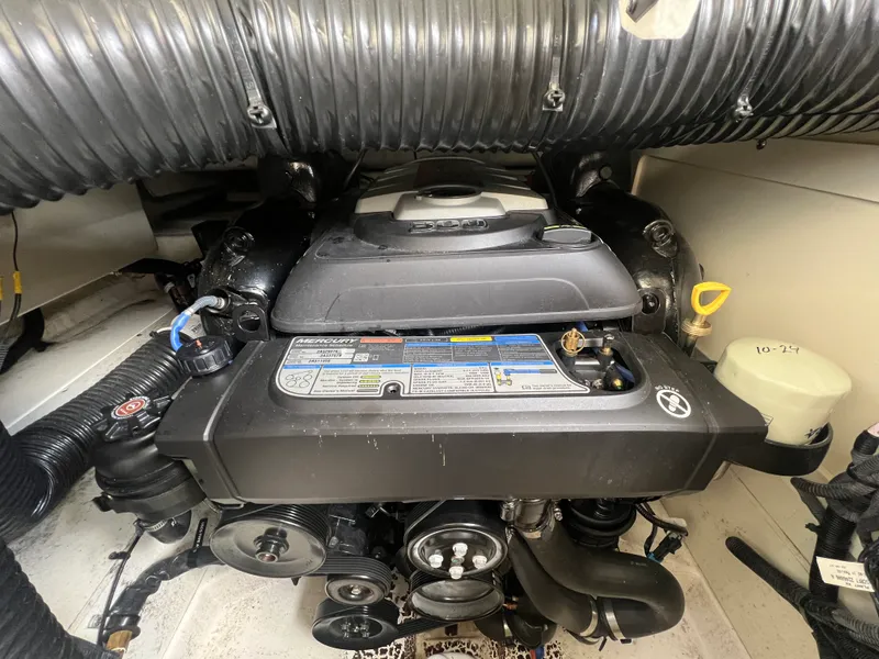 Slide: The Image of Sea Ray 270 SUNDECK 2017 - 18