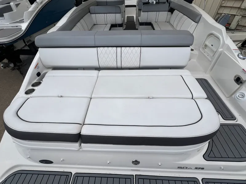 Slide: The Image of Sea Ray 270 SUNDECK 2017 - 3