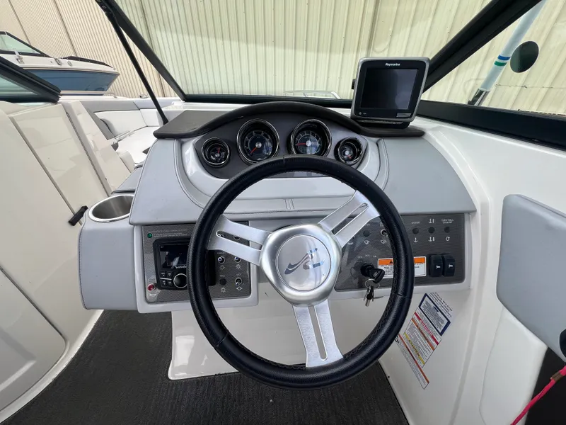 Slide: The Image of Sea Ray 270 SUNDECK 2017 - 9