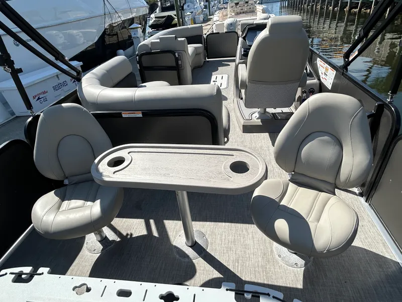 Slide: The Image of Premier 230 Sunsation 2023 - 10