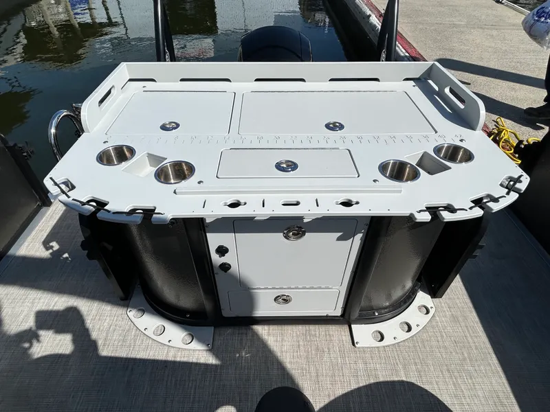 Slide: The Image of Premier 230 Sunsation 2023 - 12