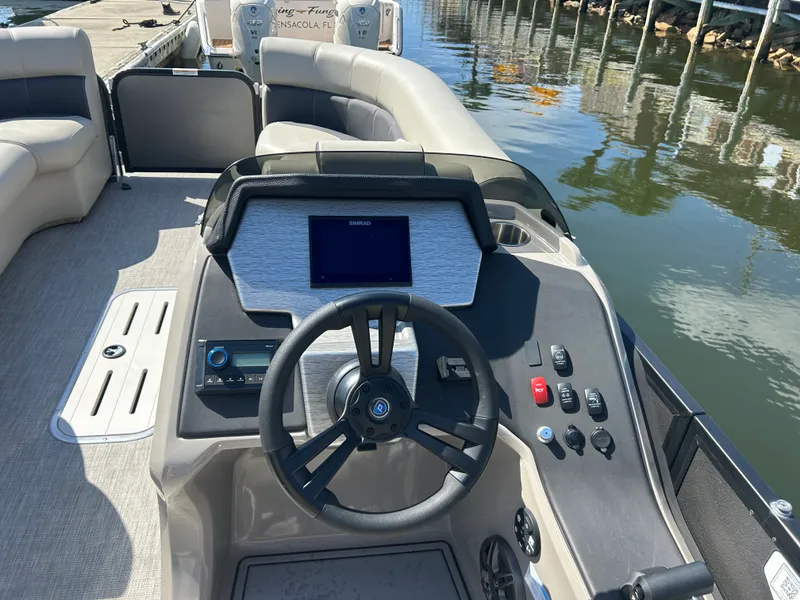 Slide: The Image of Premier 230 Sunsation 2023 - 18