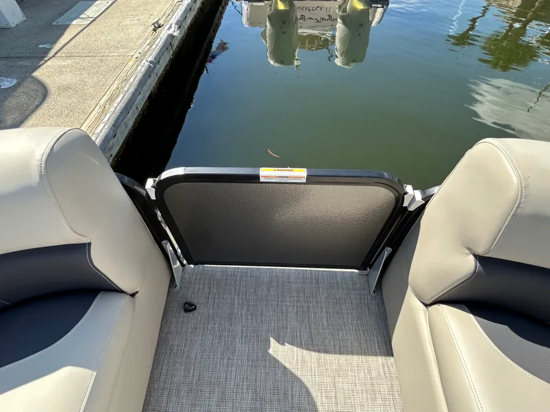 Slide: The Image of Premier 230 Sunsation 2023 - 20