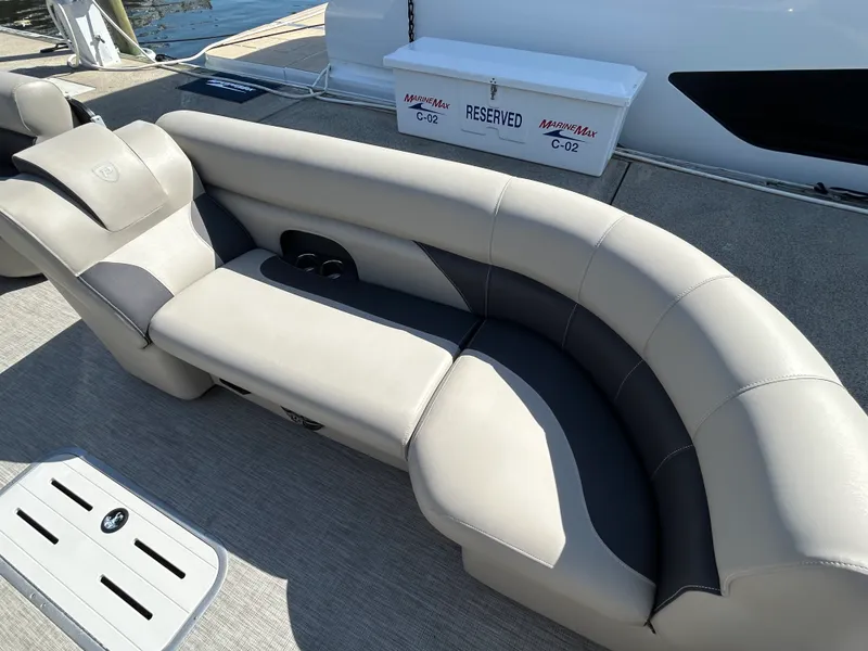 Slide: The Image of Premier 230 Sunsation 2023 - 21