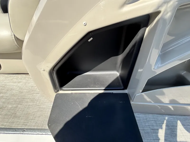 Slide: The Image of Premier 230 Sunsation 2023 - 22