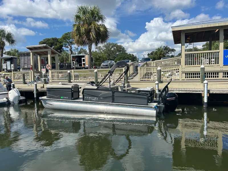 Slide: The Image of Premier 230 Sunsation 2023 - 3