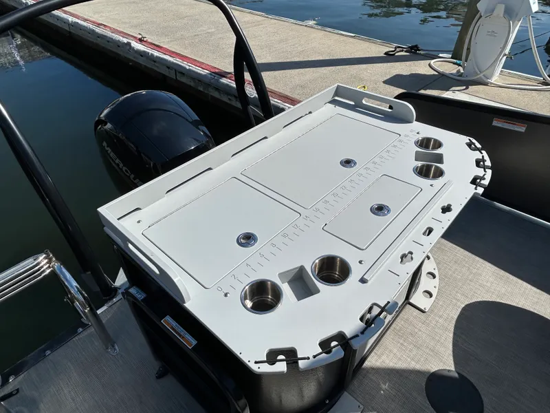 Slide: The Image of Premier 230 Sunsation 2023 - 8