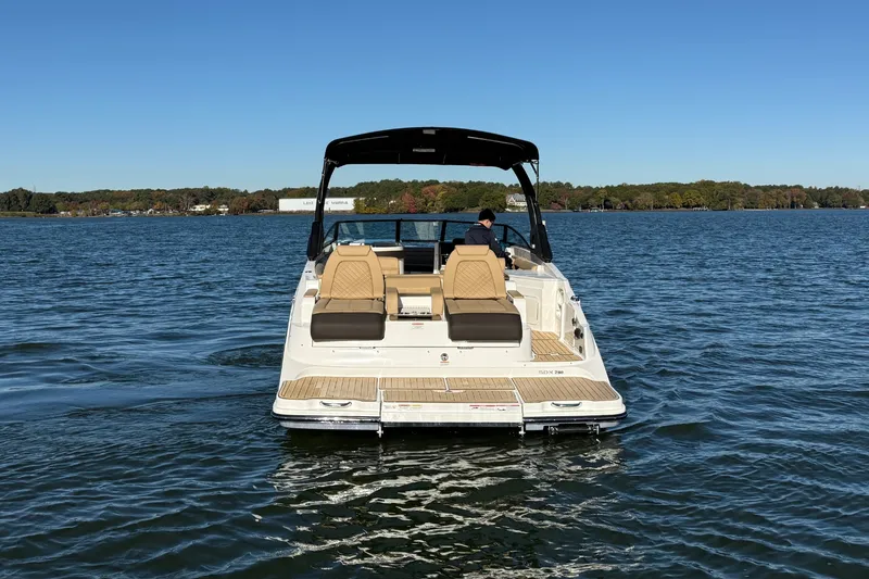 Slide: The Image of Sea Ray SDX 290 2026 - 3