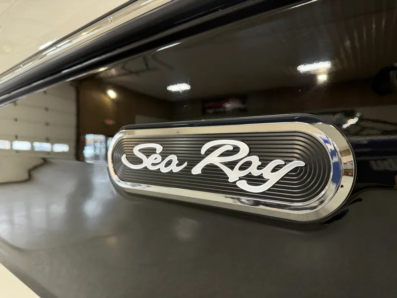 Slide: The Image of Sea Ray SLX 260 2026 - 104