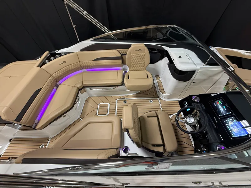 Slide: The Image of Sea Ray SLX 260 2026 - 13