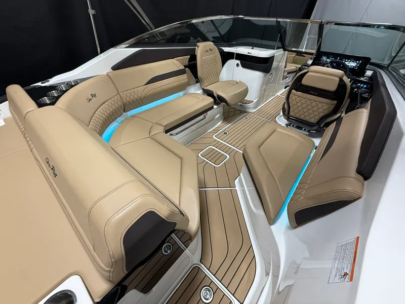 Slide: The Image of Sea Ray SLX 260 2026 - 39