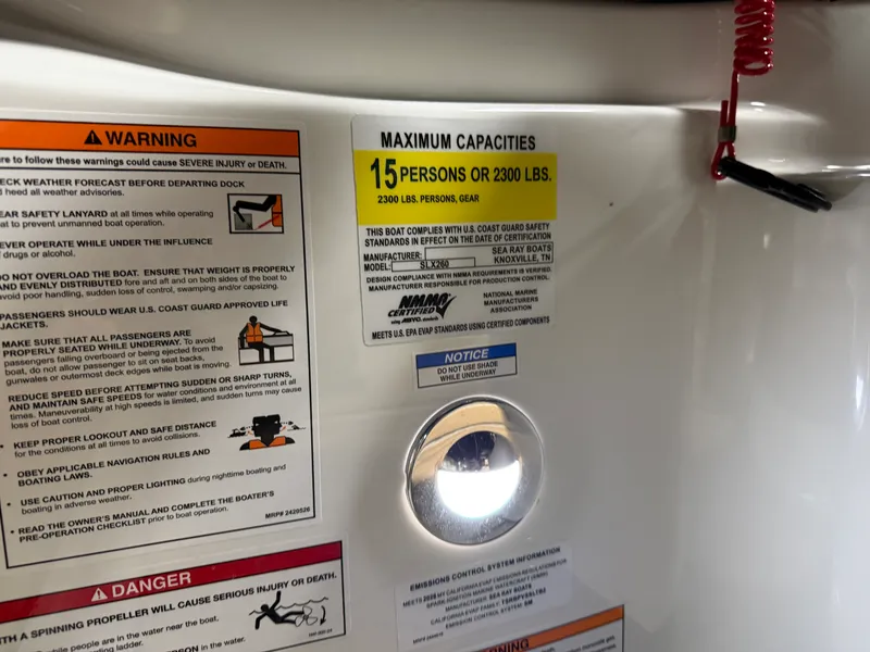 Slide: The Image of Sea Ray SLX 260 2026 - 76