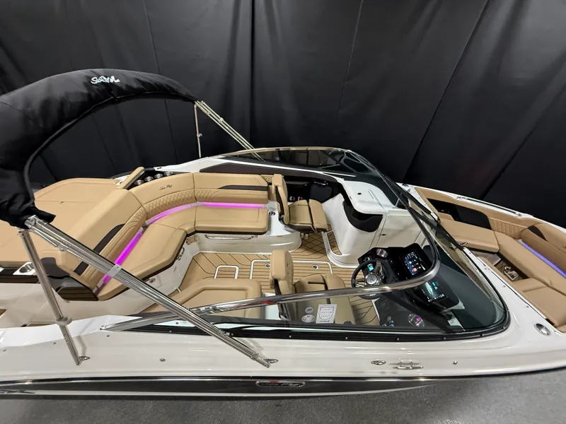 Slide: The Image of Sea Ray SLX 260 2026 - 8