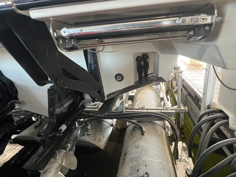 Slide: The Image of Sea Ray 400 SLX 2022 - 2