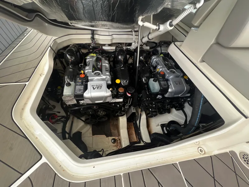 Slide: The Image of Sea Ray 400 SLX 2022 - 22