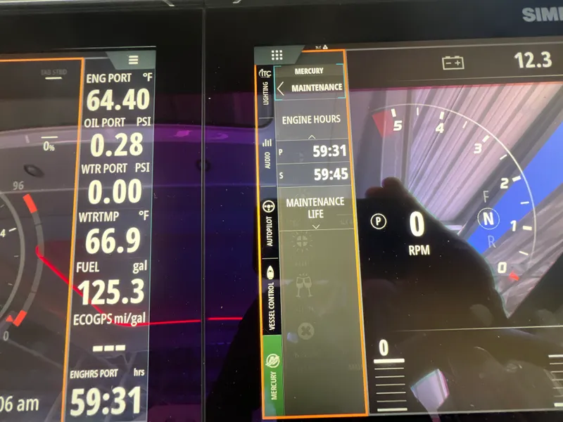 Slide: The Image of Sea Ray 400 SLX 2022 - 25