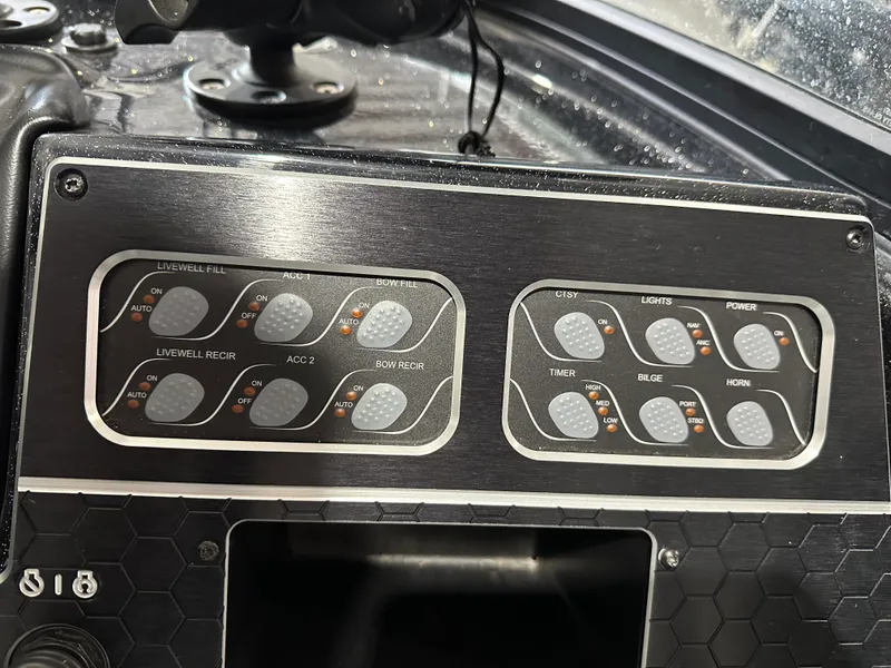 Slide: The Image of Skeeter WX 1910 2022 - 12