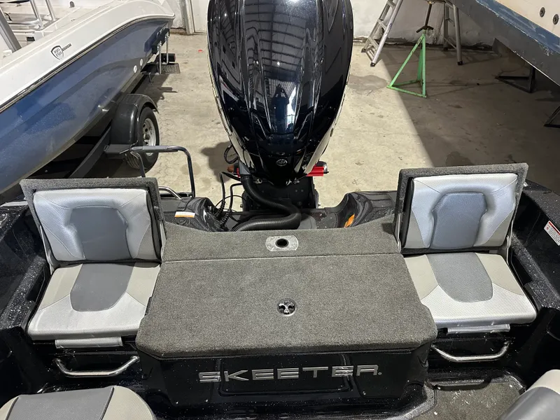 Slide: The Image of Skeeter WX 1910 2022 - 15