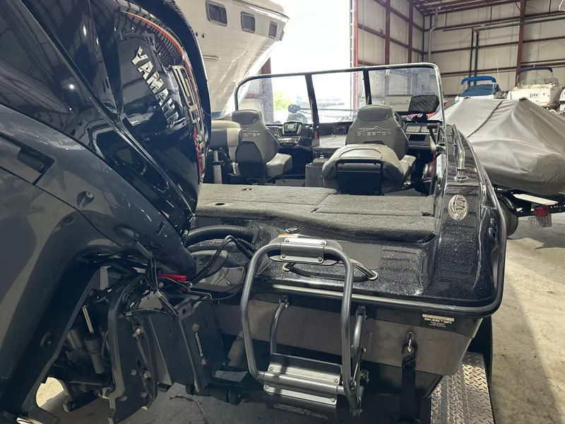 Slide: The Image of Skeeter WX 1910 2022 - 35