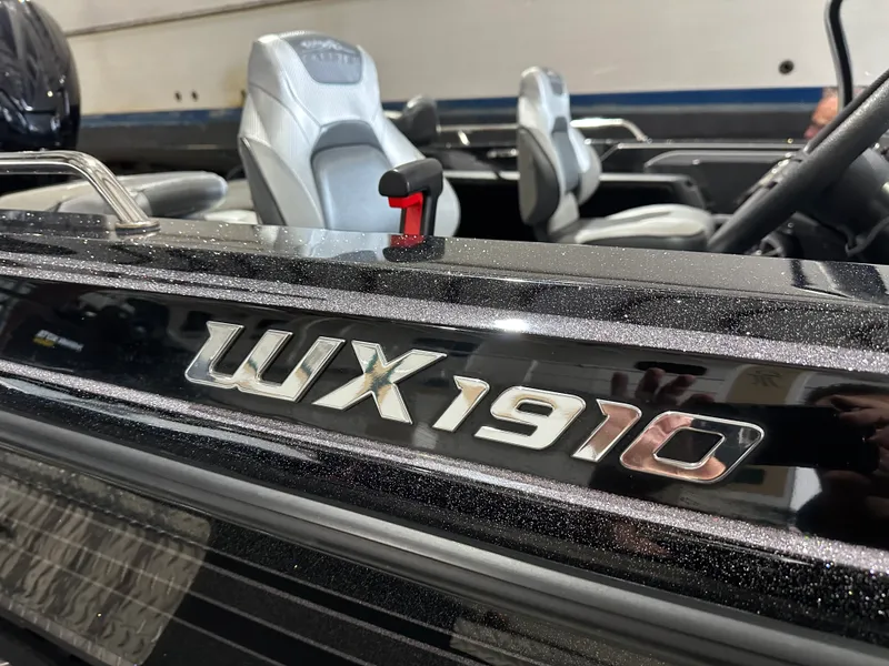 Slide: The Image of Skeeter WX 1910 2022 - 6