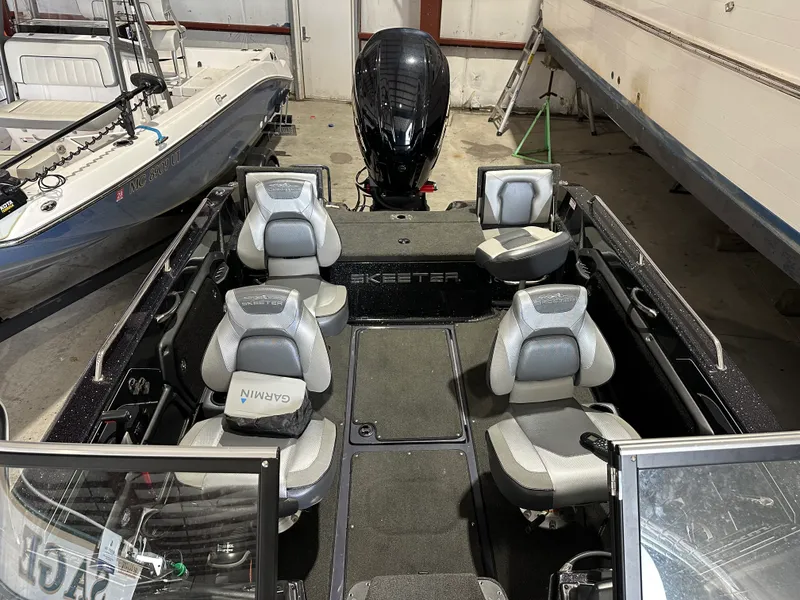 Slide: The Image of Skeeter WX 1910 2022 - 7