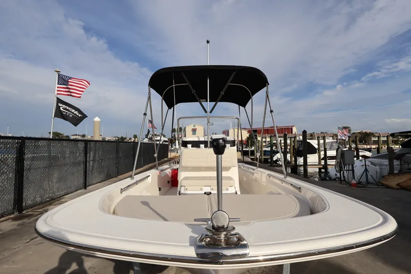 Slide: The Image of Boston Whaler 150 Montauk 2026 - 10