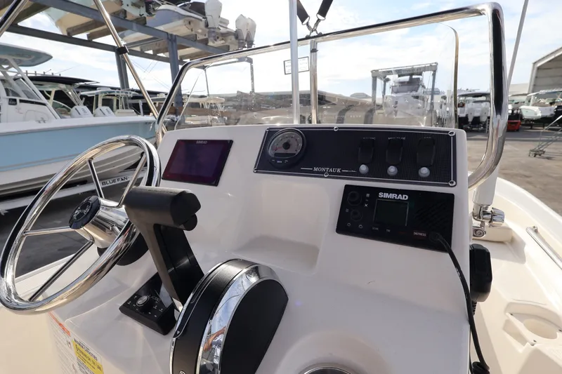 Slide: The Image of Boston Whaler 150 Montauk 2026 - 13