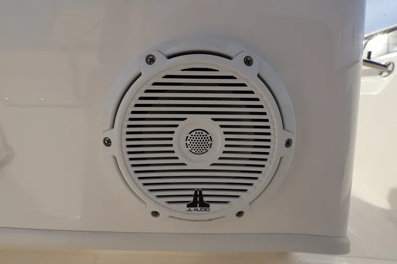 Slide: The Image of Boston Whaler 150 Montauk 2026 - 15