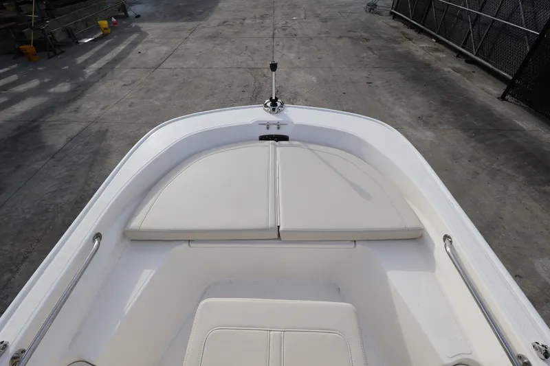 Slide: The Image of Boston Whaler 150 Montauk 2026 - 8