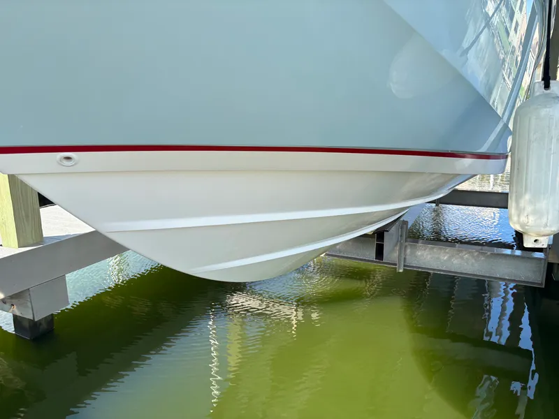 Slide: The Image of Boston Whaler 320 VANTAGE 2020 - 41